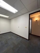 5500 N Service Rd, Burlington, ON à louer Photo intérieure– Image 2 sur 9