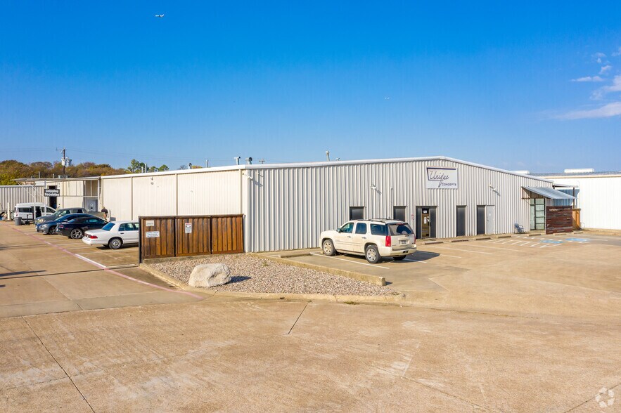 1210 Metro Park Blvd, Lewisville, TX à louer - Photo principale – Image 1 sur 24