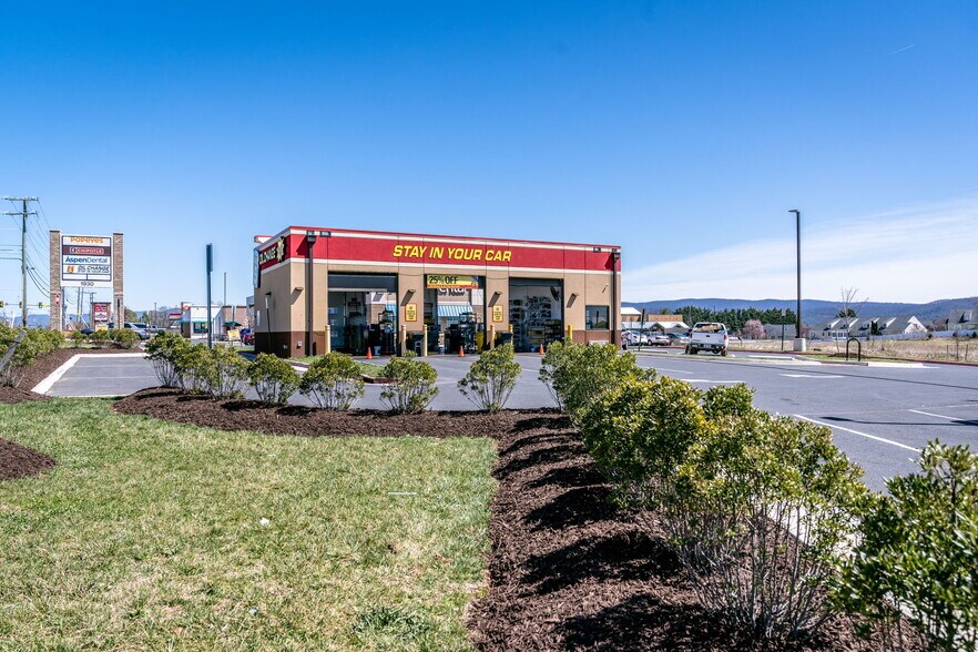 2000 Rosser Ave, Waynesboro, VA à vendre - Photo de l’immeuble – Image 3 sur 8
