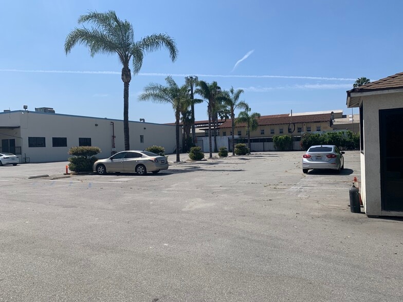 6100 S Wilmington Ave, Huntington Park, CA à louer - Photo de l’immeuble – Image 2 sur 4