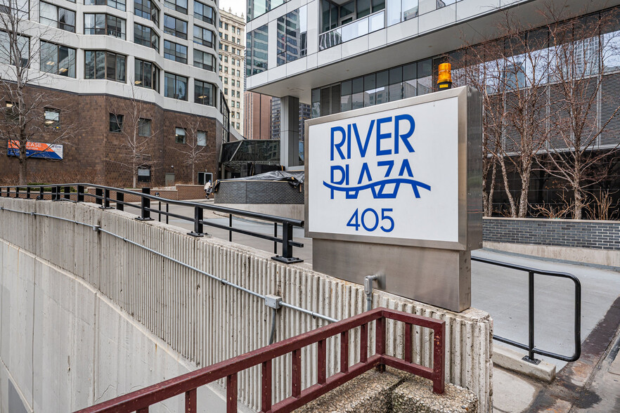 405 N Wabash Ave, Chicago, IL à vendre - Photo de l’immeuble – Image 2 sur 27
