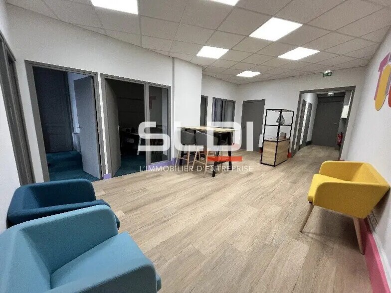 Bureau dans Lyon à louer - Photo de l’immeuble – Image 1 sur 12