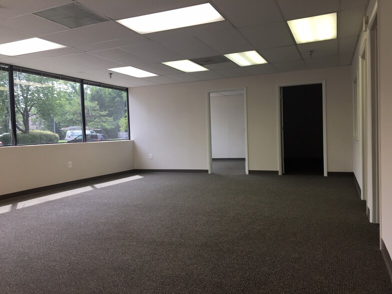 503 Carlisle Dr, Herndon, VA à louer - Photo intérieure – Image 3 sur 33