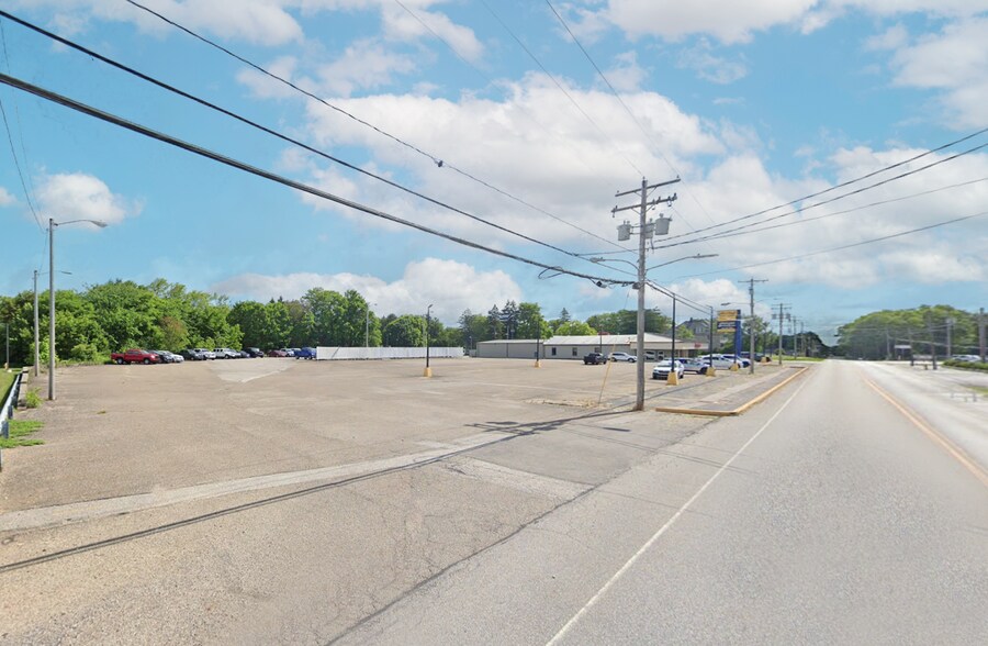 900 Broad St, Wadsworth, OH à louer - Photo de l’immeuble – Image 3 sur 9