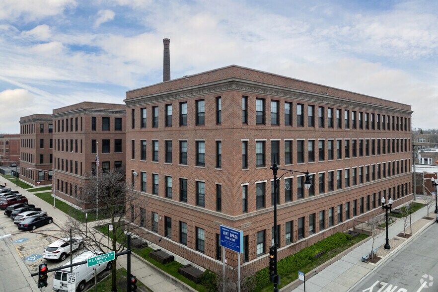 4809 N Ravenswood Ave, Chicago, IL à louer - Photo principale – Image 1 sur 11
