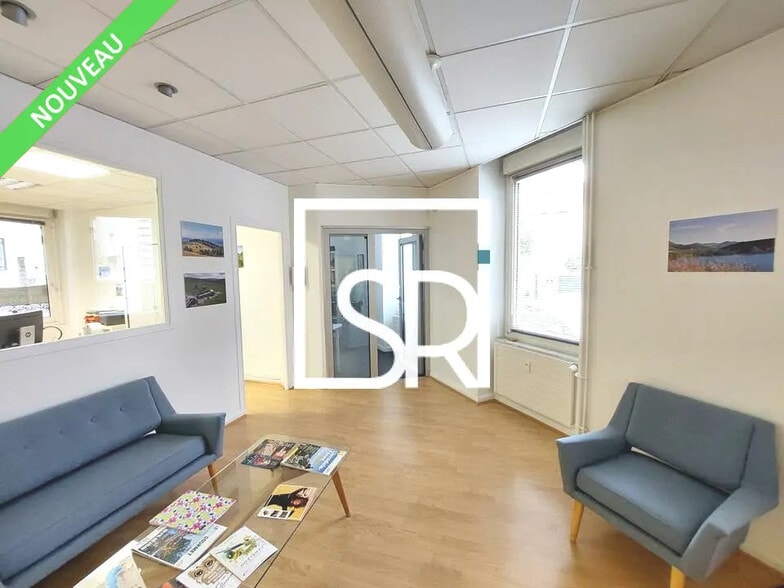 Bureau dans Clermont-Ferrand à vendre - Photo de l’immeuble – Image 1 sur 12