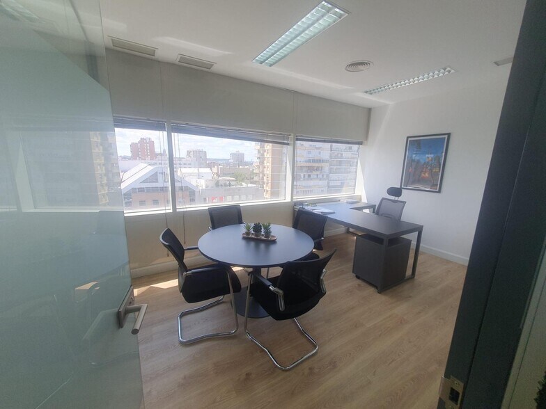 Bureau dans SEVILLA, Sevilla à louer - Photo de l’immeuble – Image 1 sur 14