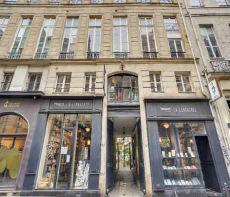 48 Rue Sainte-Anne, Paris à louer - Photo de l’immeuble – Image 3 sur 5