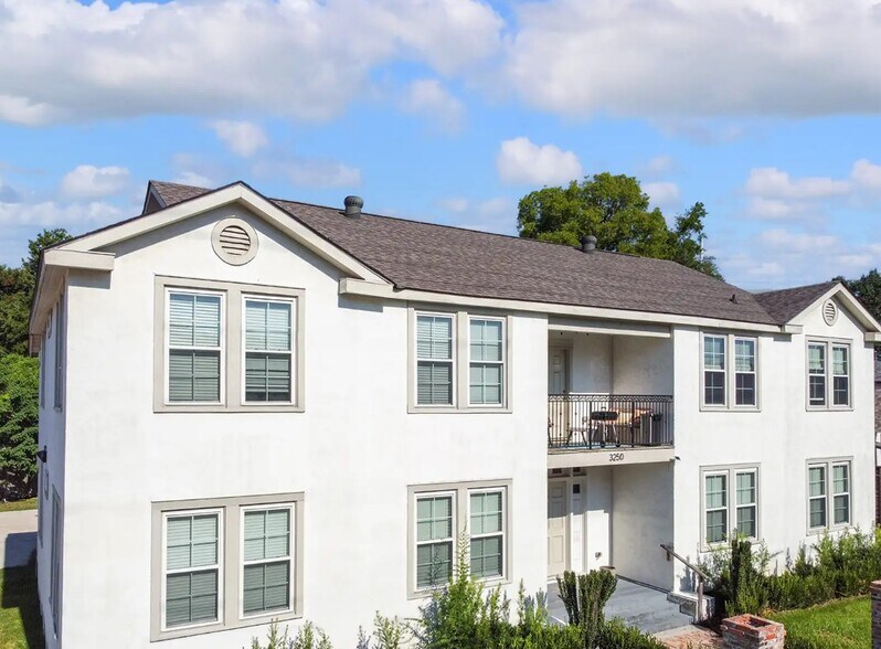 3250 Carlotta St, Baton Rouge, LA à vendre - Photo de l’immeuble – Image 1 sur 17