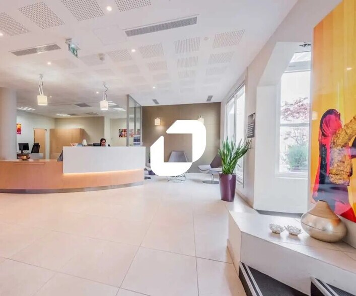 Bureau dans Neuilly-sur-Seine à louer - Photo de l’immeuble – Image 2 sur 11