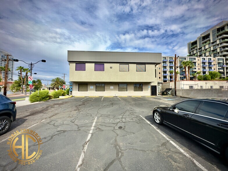 633 S 4th St, Las Vegas, NV à louer - Photo de l’immeuble – Image 3 sur 9