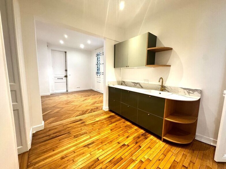 33 Rue De La Bienfaisance, Paris à vendre - Photo intérieure – Image 3 sur 10