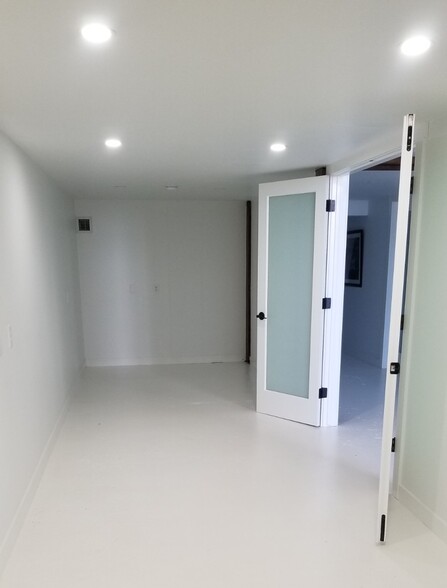 10010 79 Av NW, Edmonton, AB à vendre - Photo intérieure – Image 3 sur 10