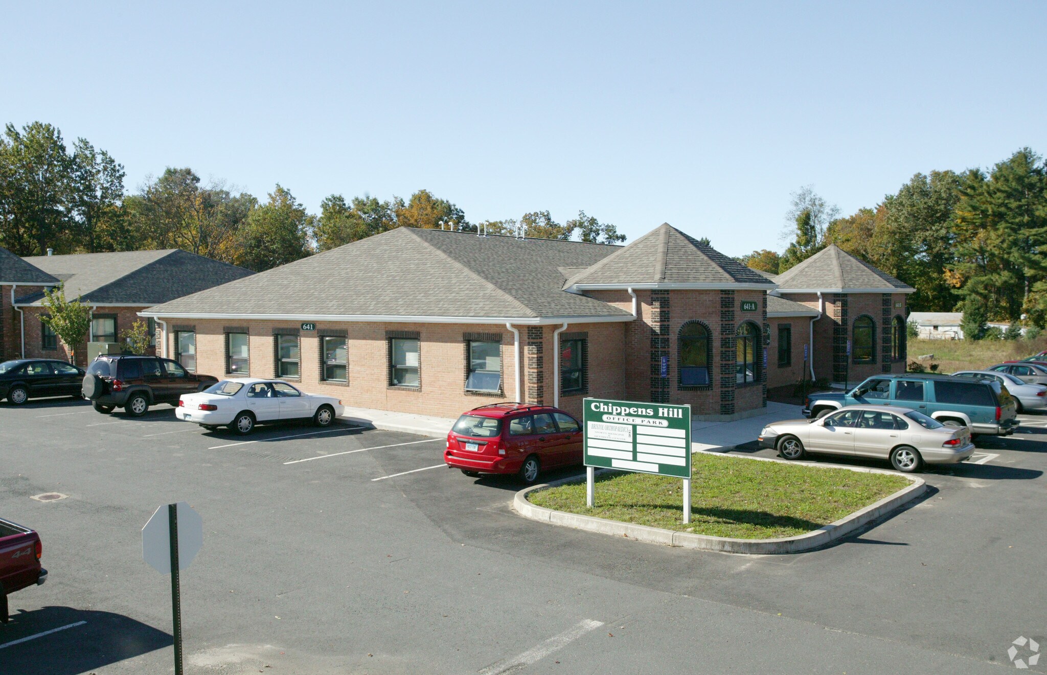 641 Clark Rd, Bristol, CT à vendre Photo principale– Image 1 sur 3