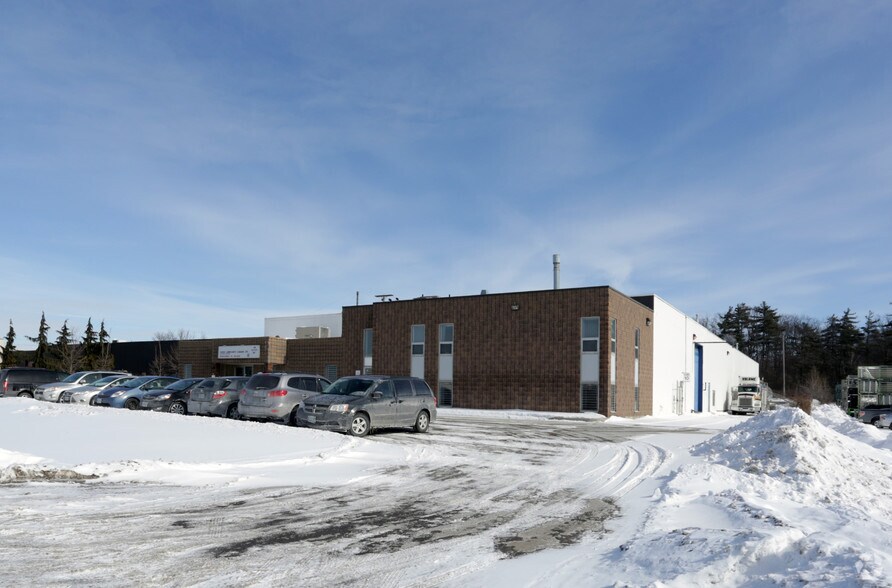 395 Dobbie Dr, Cambridge, ON à louer - Photo de l’immeuble – Image 2 sur 3