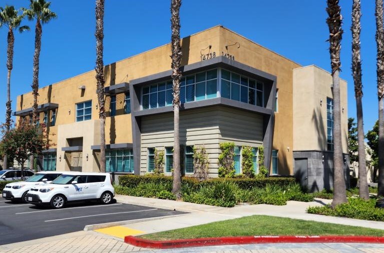 14738 Pipeline Ave, Chino Hills, CA à louer - Photo de l’immeuble – Image 1 sur 19