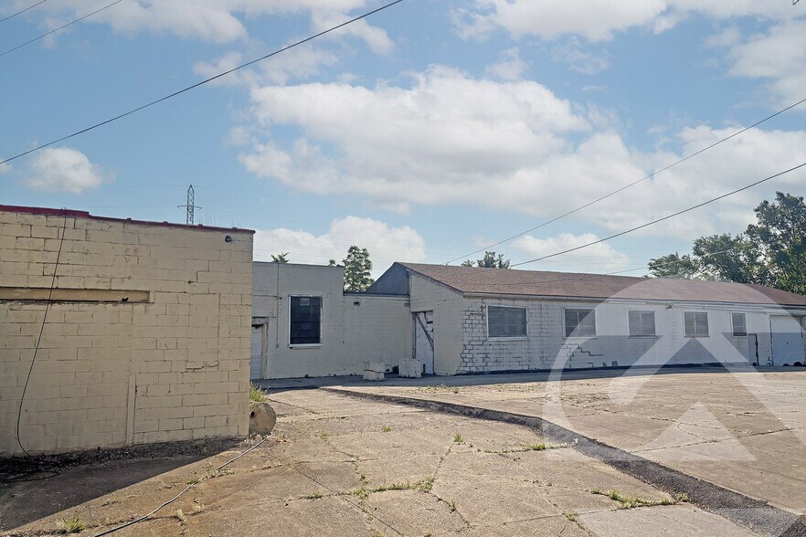 19440 Fitzpatrick St, Detroit, MI à louer - Photo de l’immeuble – Image 1 sur 1