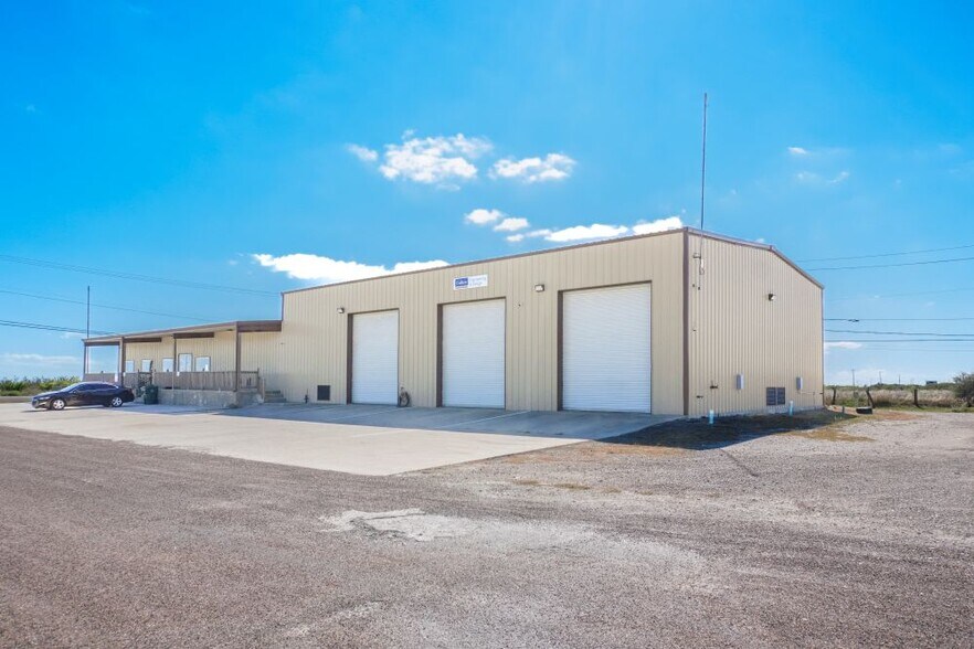 2020 Texas 35, Aransas Pass, TX à vendre - Photo de l’immeuble – Image 2 sur 7
