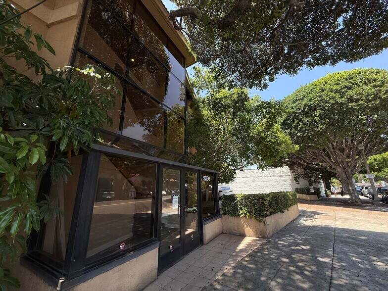 2596 Mission St, San Marino, CA à louer - Photo de l’immeuble – Image 2 sur 11