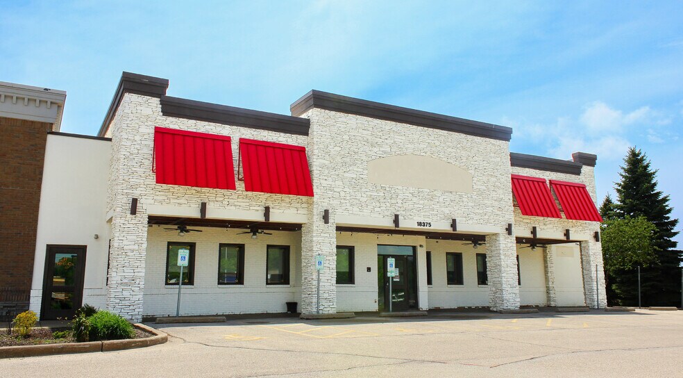 18355-18375 W Bluemound Rd, Brookfield, WI à louer - Photo de l’immeuble – Image 1 sur 2