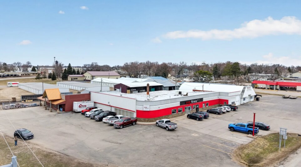 1190 Main St S, Sauk Centre, MN à vendre Photo principale– Image 1 sur 17