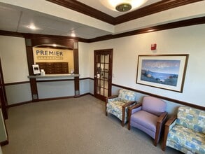 17280 W North Ave, Brookfield, WI à louer Photo intérieure– Image 2 sur 7