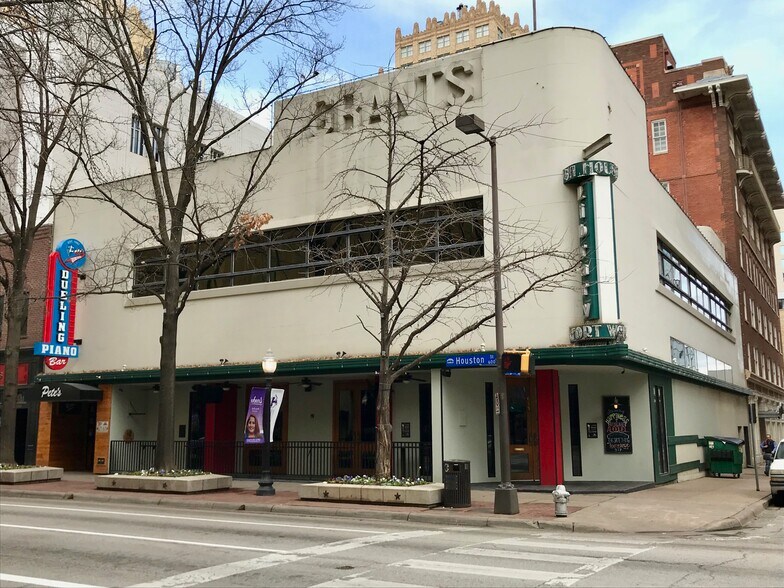 611 Houston St, Fort Worth, TX à vendre - Photo de l’immeuble – Image 3 sur 4