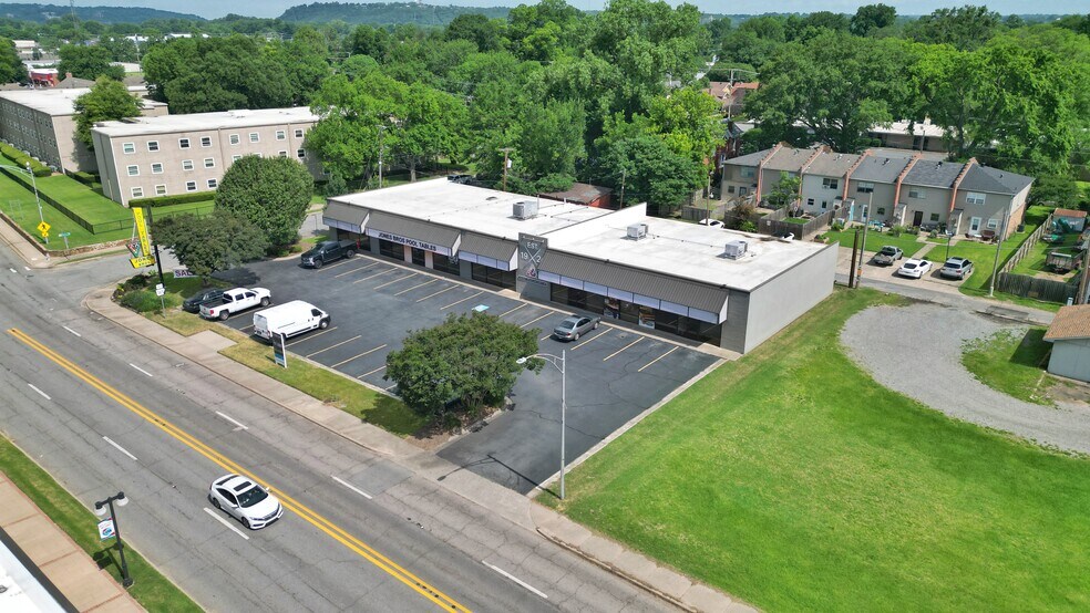 309 W Broadway St, North Little Rock, AR à louer - Photo de l’immeuble – Image 1 sur 2