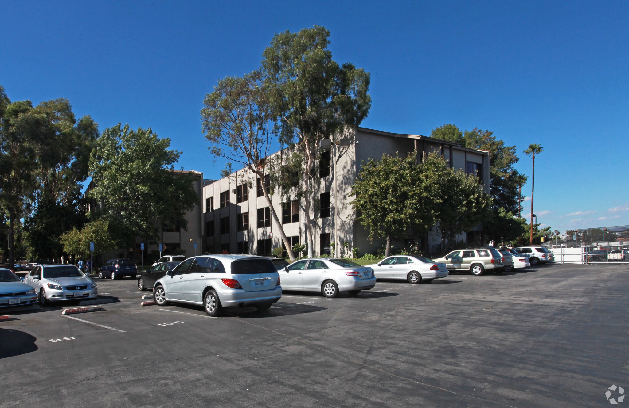 15335 Morrison St, Sherman Oaks, CA à louer Photo principale– Image 1 sur 9