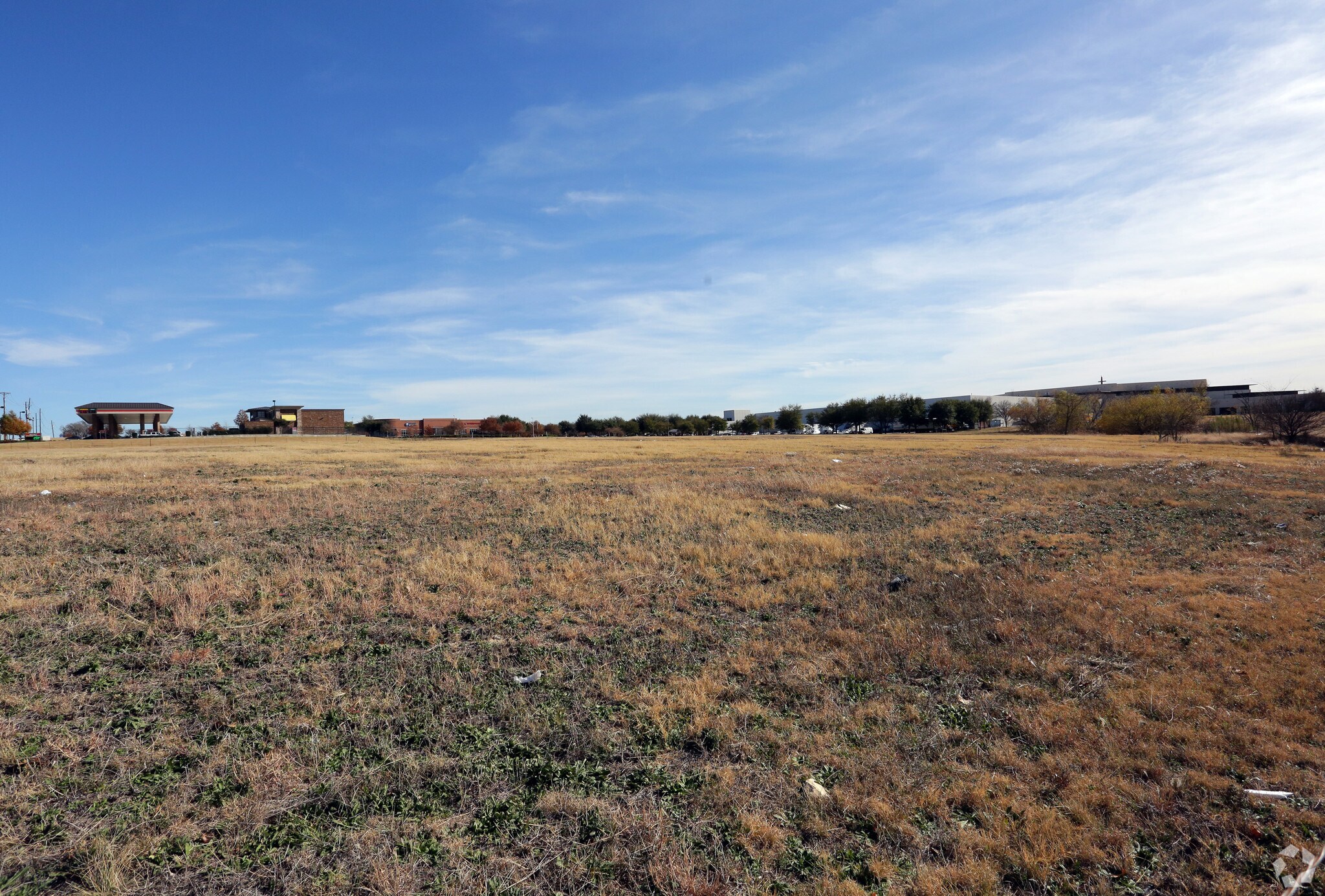 4241 Marsh Ln, Carrollton, TX à louer Photo principale– Image 1 sur 5