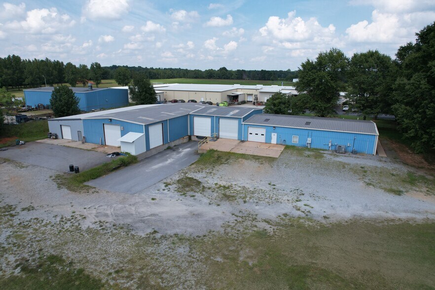 435 Senn Rd, Inman, SC à vendre - Photo de l’immeuble – Image 1 sur 8