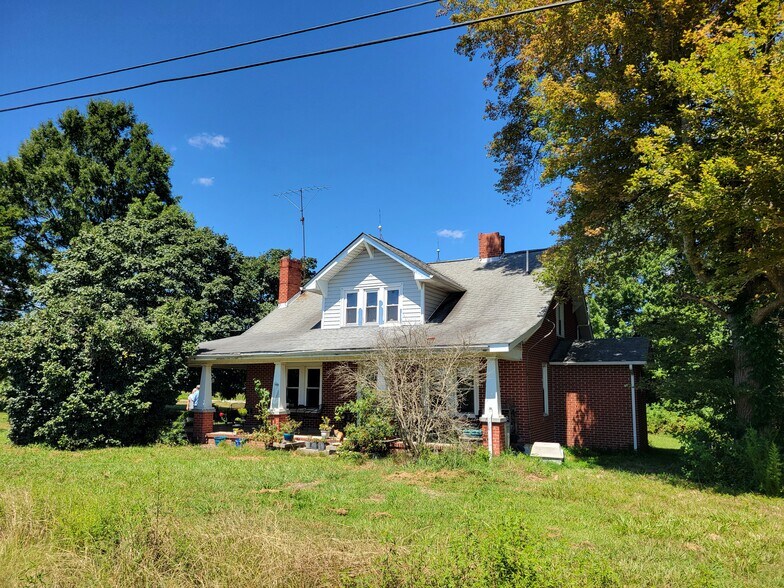 7217 Bobby Jean Rd, Julian, NC à vendre - Photo de l’immeuble – Image 2 sur 65
