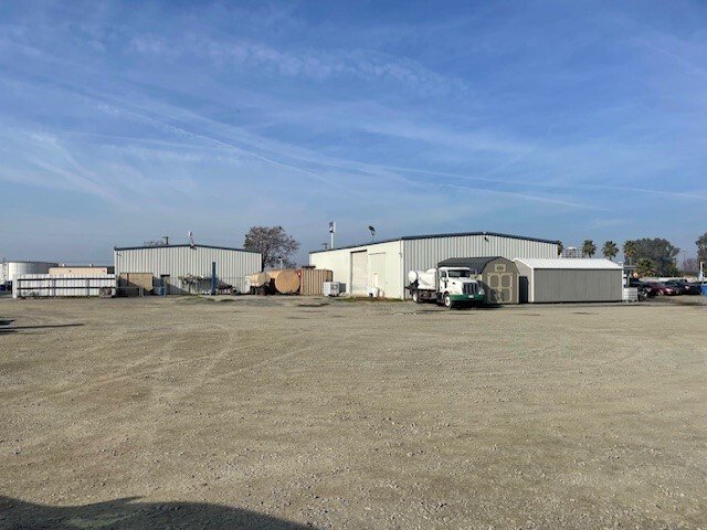 11850 Highway 99, Pixley, CA à vendre - Photo principale – Image 1 sur 8