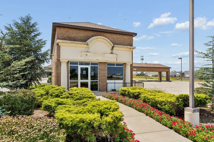 700 E Memorial Rd, Oklahoma City, OK à louer - Photo de l’immeuble – Image 1 sur 10