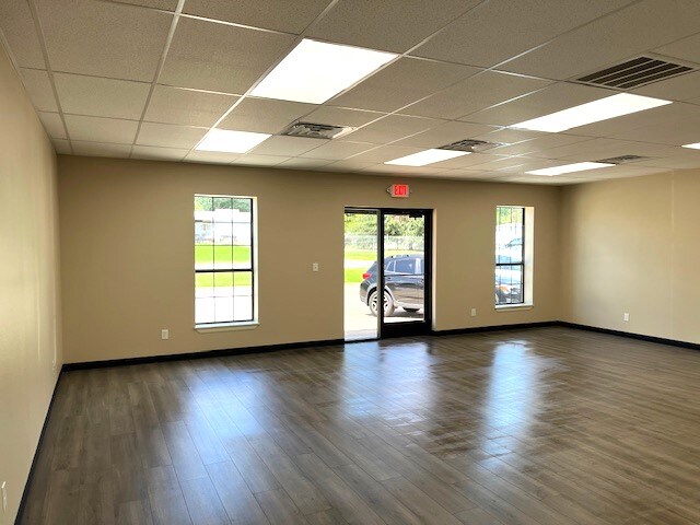 6724 Paluxy Dr, Tyler, TX à louer Photo intérieure– Image 1 sur 9