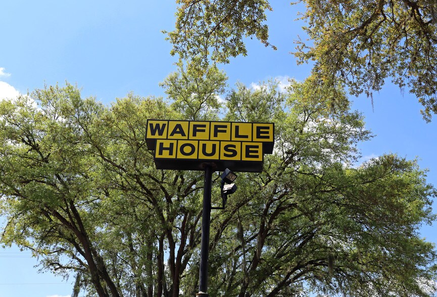 11230 Martin Luther King Blvd, Seffner, FL à louer - Photo de l’immeuble – Image 2 sur 9