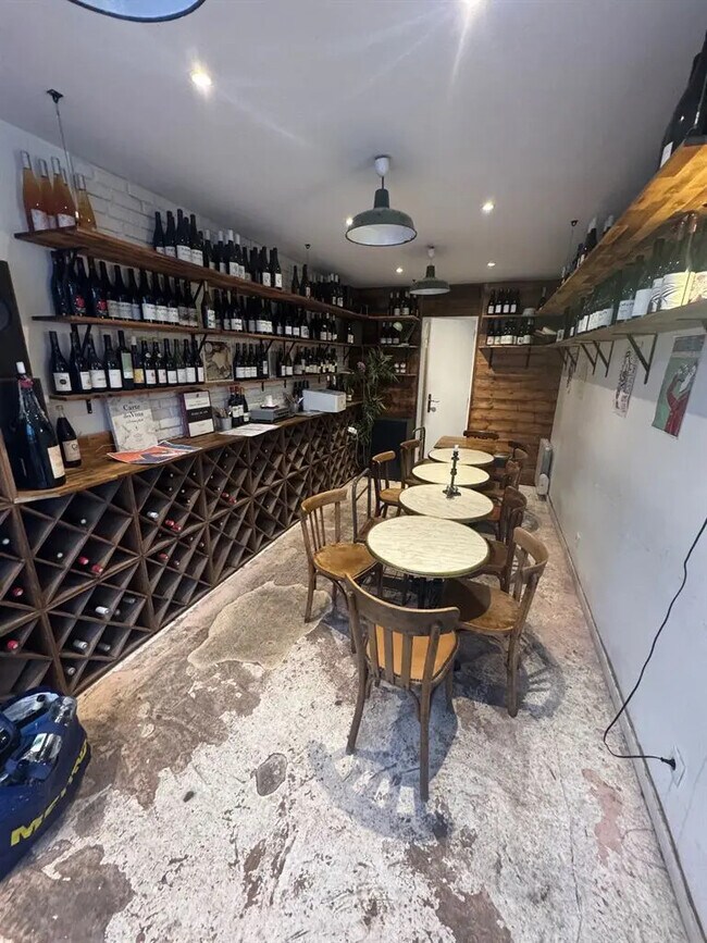 Plus de détails pour Local commercial à louer