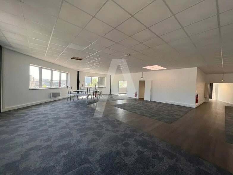 Local d’activités dans Ivry-sur-Seine à louer - Photo intérieure – Image 2 sur 8