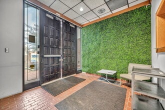 3300-3694 Lakeside Ave E, Cleveland, OH à louer Photo de l’immeuble– Image 1 sur 15