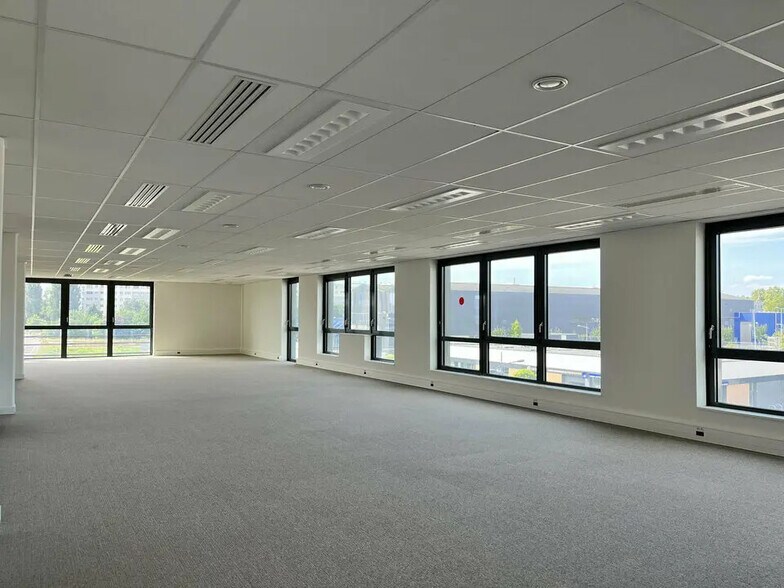11 Rue Madeleine Rebérioux, Strasbourg à louer - Photo de l’immeuble – Image 3 sur 12