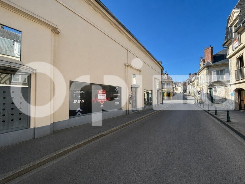 Local commercial dans Compiègne à vendre - Photo de l’immeuble – Image 2 sur 5
