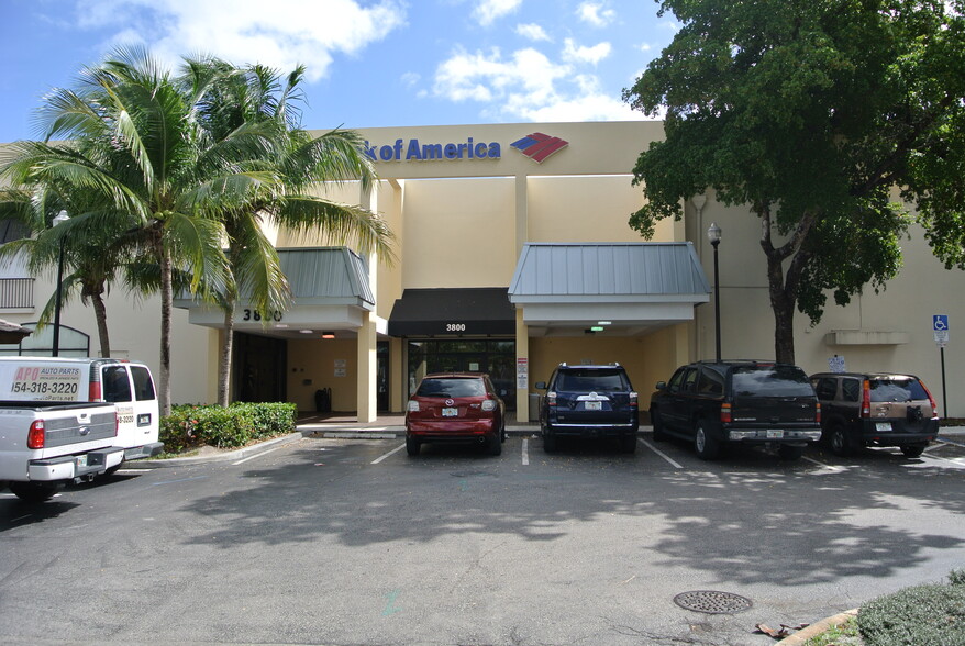 3800 W Broward Blvd, Fort Lauderdale, FL à louer - Photo de l’immeuble – Image 2 sur 7