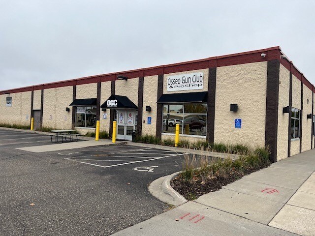 22 4th St NW, Osseo, MN à vendre Photo principale– Image 1 sur 29