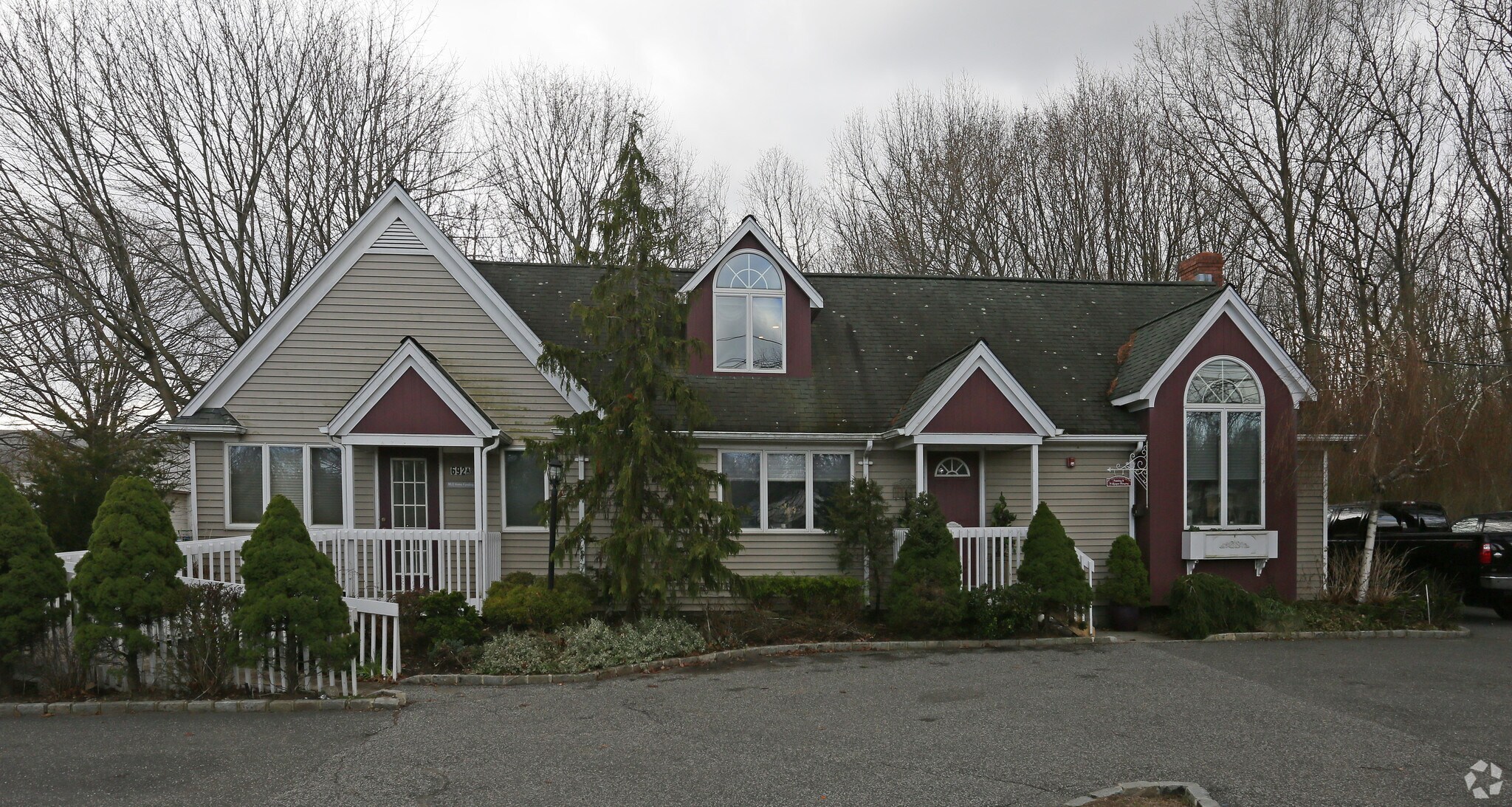 692 Route 25A, Miller Place, NY à louer Photo de l’immeuble– Image 1 sur 9