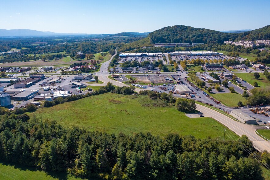 1137 Richmond, Staunton, VA à vendre - Aérien – Image 2 sur 10
