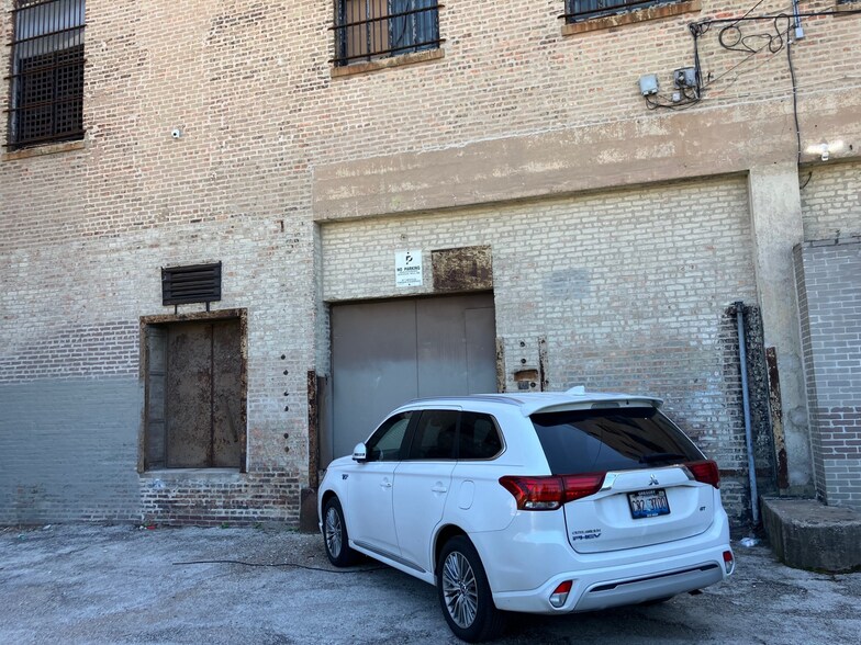 4032 W Madison St, Chicago, IL à vendre - Photo de l’immeuble – Image 2 sur 14