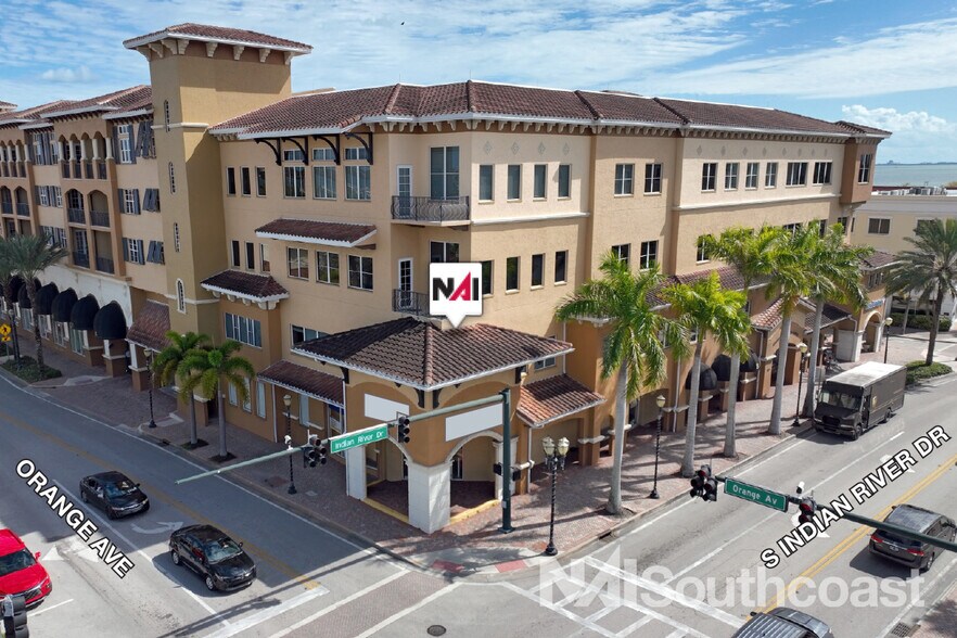 120-140 S Indian River Dr, Fort Pierce, FL à louer - Photo de l’immeuble – Image 3 sur 9