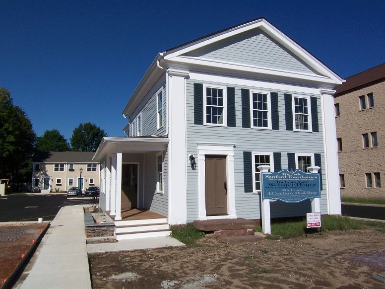 59 Whiting St, Plainville, CT à vendre Photo principale– Image 1 sur 5