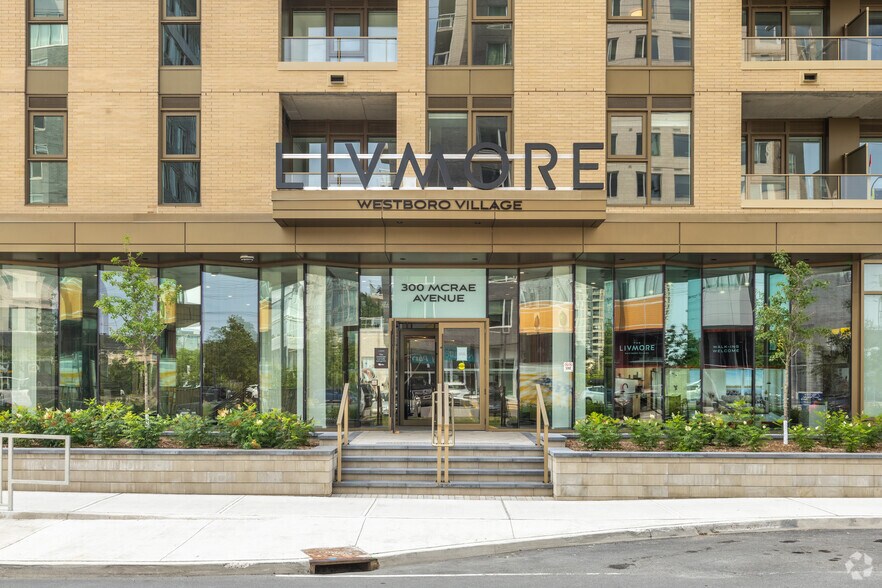 300 McRae Av, Ottawa, ON à louer - Photo de l’immeuble – Image 2 sur 4