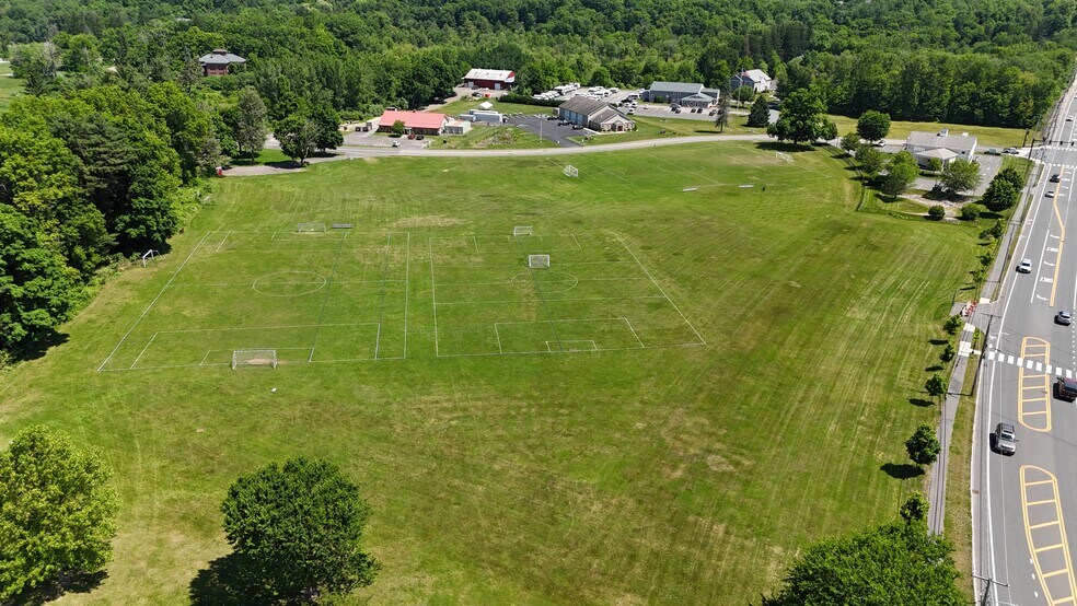 30 State St, Belchertown, MA à vendre - Photo de l’immeuble – Image 1 sur 2